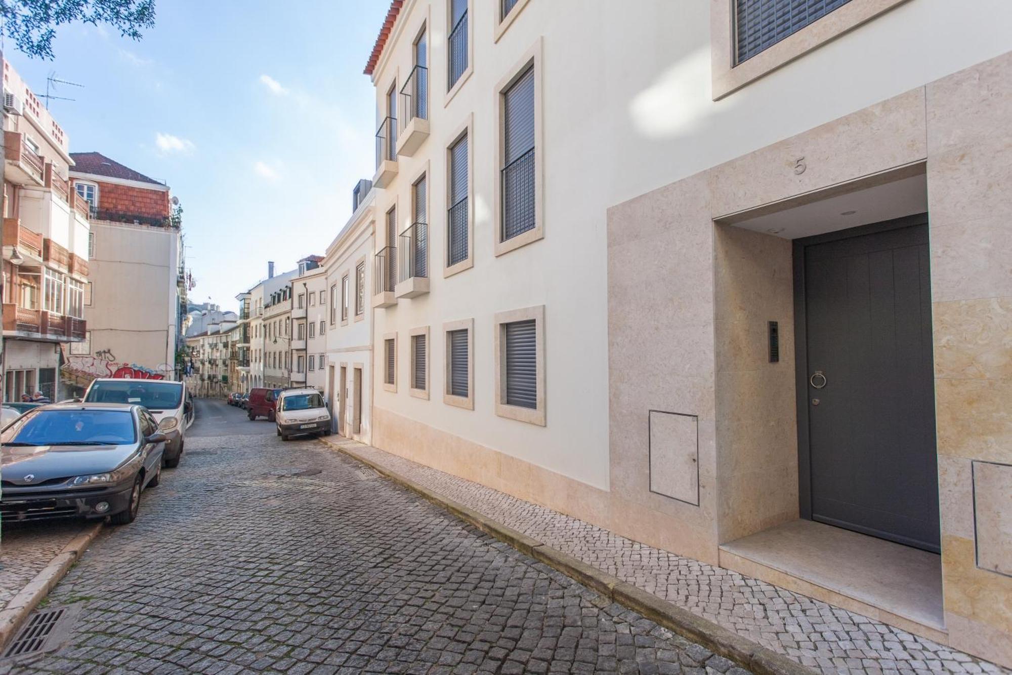 Mouraria Blue Three-Bedroom Apartment W/ Parking - By Lu Holidays Lisbon Exterior photo