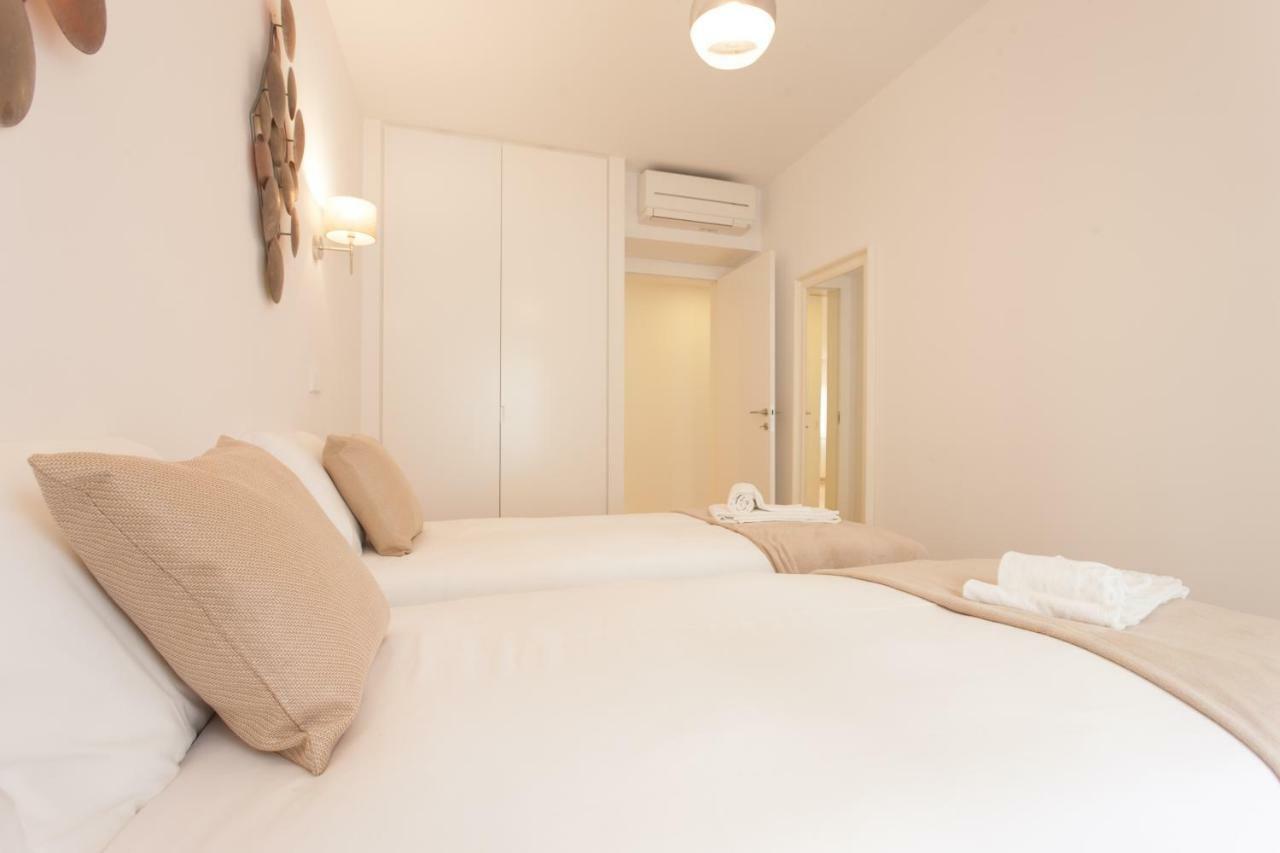Mouraria Blue Three-Bedroom Apartment W/ Parking - By Lu Holidays Lisbon Exterior photo